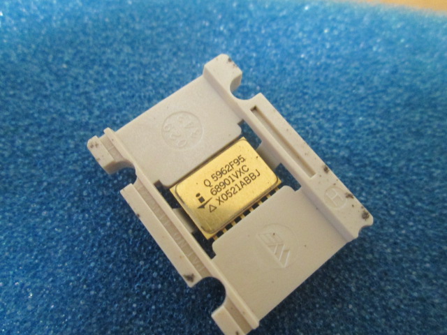 Stock : 5962F9568901VXC